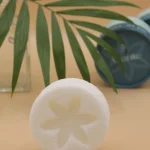 Champú sólido de Romero y Ortiga de Ananke para cabello graso, pastilla de 65 g